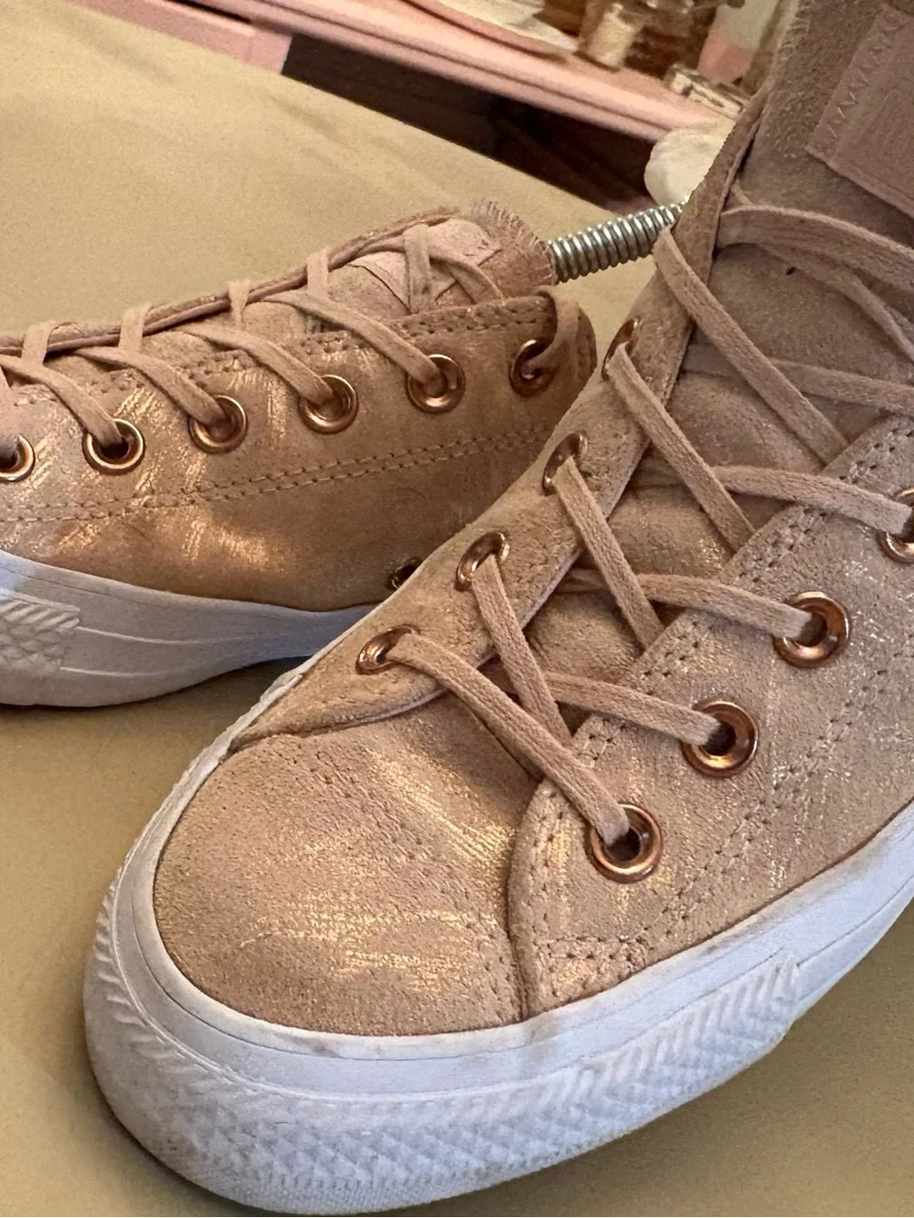 Women's pink Platform Sneakers in Blush.  Converse.  Great pair of shoes!!